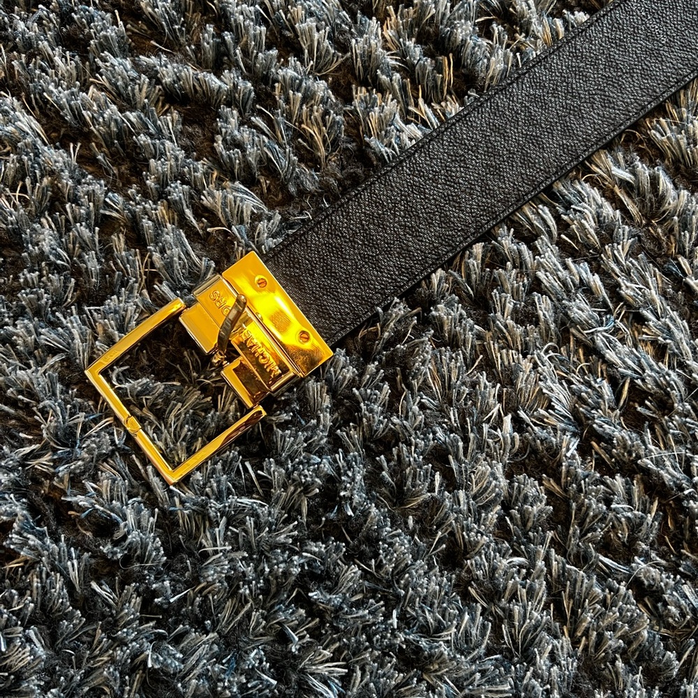Michael Kors, reversible belt!